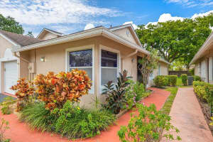 1133 W Lakes Drive, Deerfield Beach, FL 33442 Sold 07/12/24