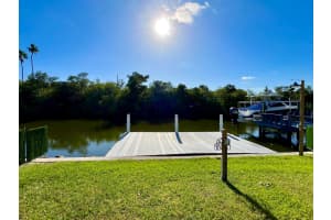 1935 Robalo Drive, Vero Beach, FL 32960 Sold 06/07/24