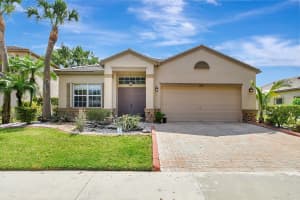 5744 Saddle Trail Lane, Wellington, FL 33449 Sold 07/03/24