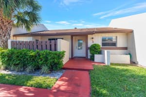 8 Chelsea Lane, Boynton Beach, FL 33426 Sold 06/20/24