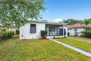 917 N Ocean Breeze, Lake Worth Beach, FL 33460 Sold 12/23/24