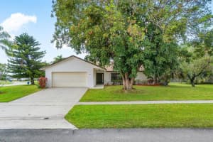101 Santa Monica Avenue, Royal Palm Beach, FL 33411 Sold 06/18/24
