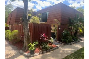 1450 Masters Cir APT 166, Delray Beach, FL 33445, Sold 05/30/24