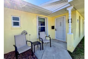 1933 Robalo Drive, Vero Beach, FL 32960 Sold 07/16/24