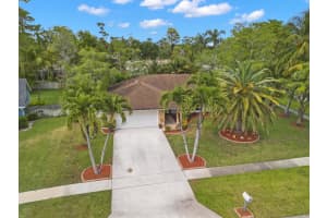 12447 Westhall Place, Wellington, FL 33414 Sold 10/16/24