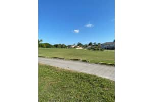 6167 Royal Birkdale Dr, Greenacres, FL 33463, Sold 05/24/24