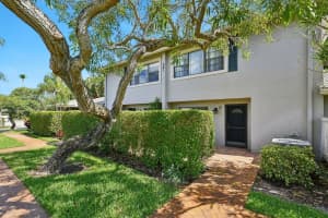 27 Stratford Ln W APT C, Boynton Beach, FL 33436, Sold 10/30/24