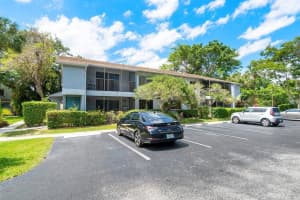 2713 S Oakland Forest Dr APT 101, Oakland Park, FL 33309, Sold 07/09/24