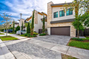 10262 NW 76th Terrace, Doral, FL 33178 Sold 07/11/24