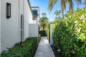 6110 N Ocean Boulevard 27, Ocean Ridge, FL 33435 Sold 05/19/25