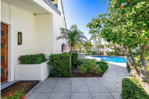 6110 N Ocean Boulevard 27, Ocean Ridge, FL 33435 Sold 05/19/25