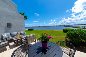 33 S Lakeshore Drive, Hypoluxo, FL 33462 Sold 09/13/24