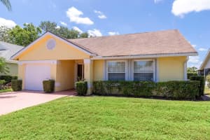 310 Moccasin Trail W, Jupiter, FL 33458 Sold 11/06/24