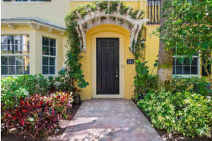 341 S Bromeliad, West Palm Beach, FL 33401 Sold 06/21/24