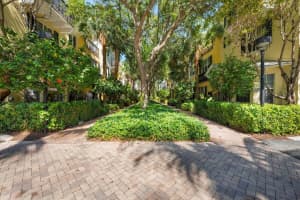 341 S Bromeliad, West Palm Beach, FL 33401 Sold 06/21/24