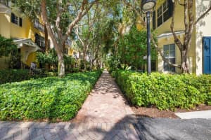 341 S Bromeliad, West Palm Beach, FL 33401 Sold 06/21/24