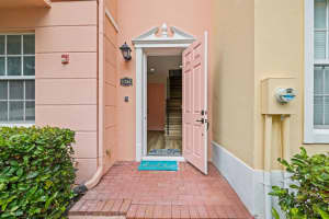 1044 E Heritage Club Circle, Delray Beach, FL 33483 Sold 07/15/24