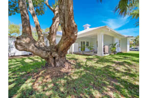 121 Eden Creek Lane, Jensen Beach, FL 34957 Sold 10/16/24