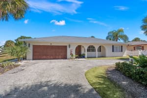 12 Sovereign Way, Hutchinson Island, FL 34949 Sold 04/07/25