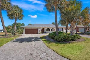 12 Sovereign Way, Hutchinson Island, FL 34949 Sold 04/07/25