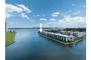 28 Yacht Club Drive 109, North Palm Beach