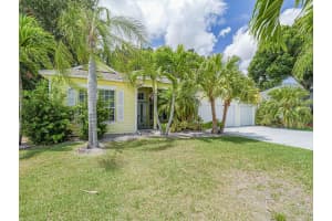 335 25th Avenue SW, Vero Beach, FL 32962 Sold 07/09/24