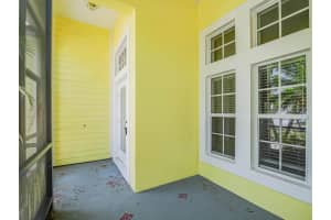 335 25th Avenue SW, Vero Beach, FL 32962 Sold 07/09/24