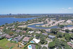 8 Interlachen Circle, West Palm Beach, FL 33401 Sold 09/06/24