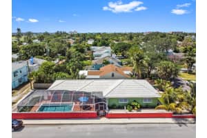 532 N Palmway, Lake Worth Beach, FL 33460 Sold 03/07/25