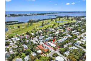 532 N Palmway, Lake Worth Beach, FL 33460 Sold 03/07/25