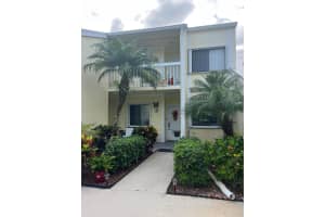 4235 Gator Trace Avenue H, Fort Pierce, FL 34982 Sold 09/20/24