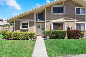 271 Maplecrest Circle S, Jupiter, FL 33458 Sold 08/26/24