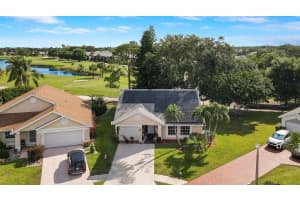303 Moccasin Trail W, Jupiter, FL 33458 Sold 07/02/24