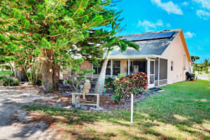 303 Moccasin Trail W, Jupiter, FL 33458 Sold 07/02/24