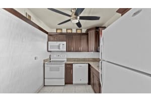 MLS# R10985345, Palm Springs, Florida 33461