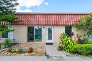 606 Laconia Circle A, Lake Worth Beach, FL 33467 Sold 07/12/24