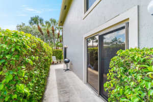 25 Stratford Dr E APT C, Boynton Beach, FL 33436, Sold 09/09/24