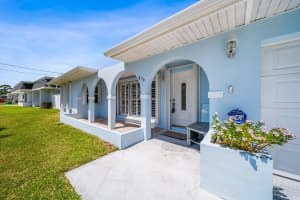 856 SE Degan Drive, Port Saint Lucie, FL 34983 Sold 12/18/24