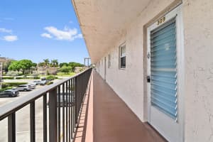 725 Lori Drive 309, Palm Springs, FL 33461 Sold 04/29/25
