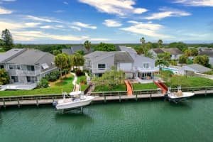 2540 Harbour Cove Drive, Hutchinson Island, FL 34949 Sold 12/23/24