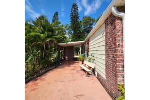 8 Villa Flores, Port Saint Lucie, FL 34952 Sold 06/25/24