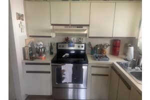 4 Beckley Place, Boynton Beach, FL 33426 Sold 08/20/24