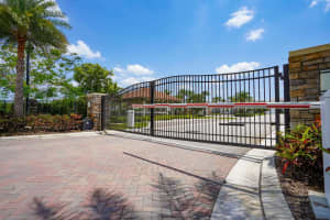 101 Bonnette Hunt Club Lane, Palm Beach Gardens, FL 33418 Sold 06/14/24