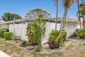 44 E East Court, Royal Palm Beach, FL 33411 Sold 07/10/24
