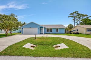 8280 SE Sweetbay Avenue, Hobe Sound, FL 33455 Sold 08/20/24