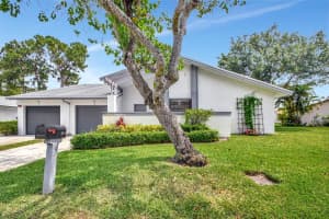 6117 Elsinore Circle, Greenacres, FL 33463 Sold 08/19/24