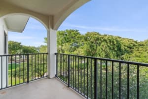 2105 Lavers Cir APT 512, Delray Beach, FL 33444, Sold 07/18/24