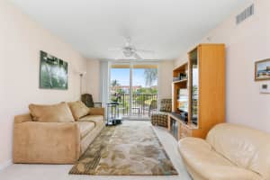 112 Villa Circle 112, Boynton Beach, FL 33435 Sold 07/18/24
