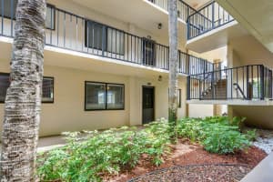 5280 Las Verdes Cir APT 111, Delray Beach, FL 33484, Sold 07/29/24