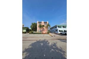4640 Bougainvilla Dr APT 4, Lauderdale-By-The-Sea, FL 33308, Sold 10/08/24
